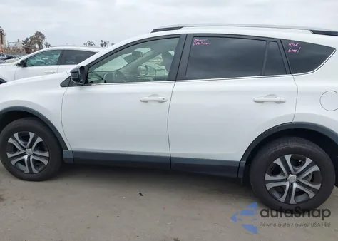 2017 Toyota Rav4 Le z USA, uszkodzony, nr VIN JTMZFREV3HJ124333